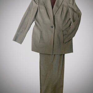 Jones New York 2 pc Pant Suit
